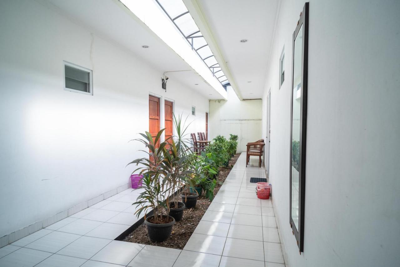 Hotel Koolkost Syariah Near Stasiun Rawa Buntu Tangerang Esterno foto