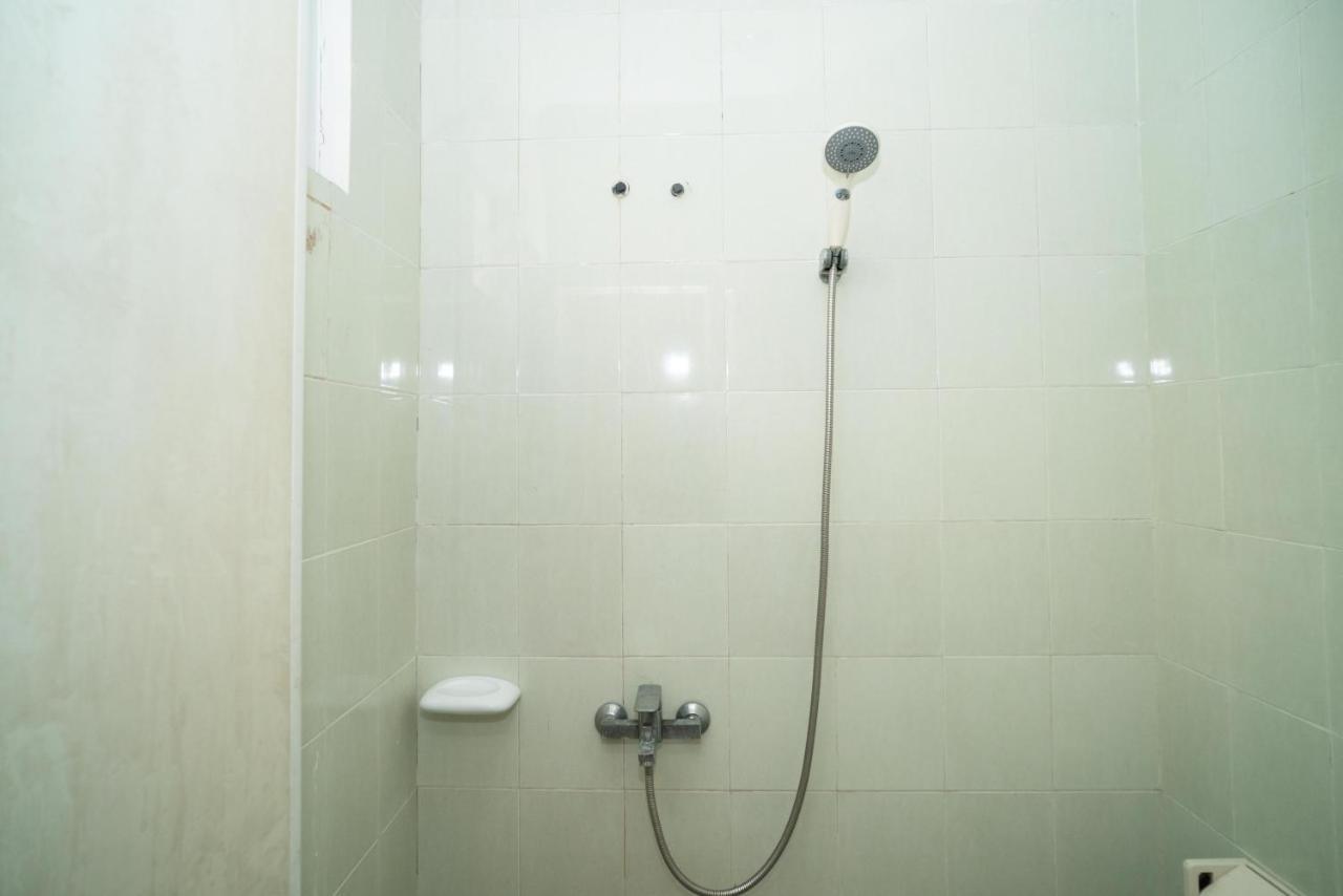 Hotel Koolkost Syariah Near Stasiun Rawa Buntu Tangerang Esterno foto