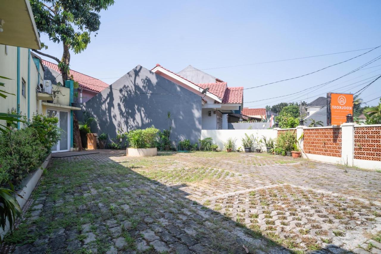 Hotel Koolkost Syariah Near Stasiun Rawa Buntu Tangerang Esterno foto